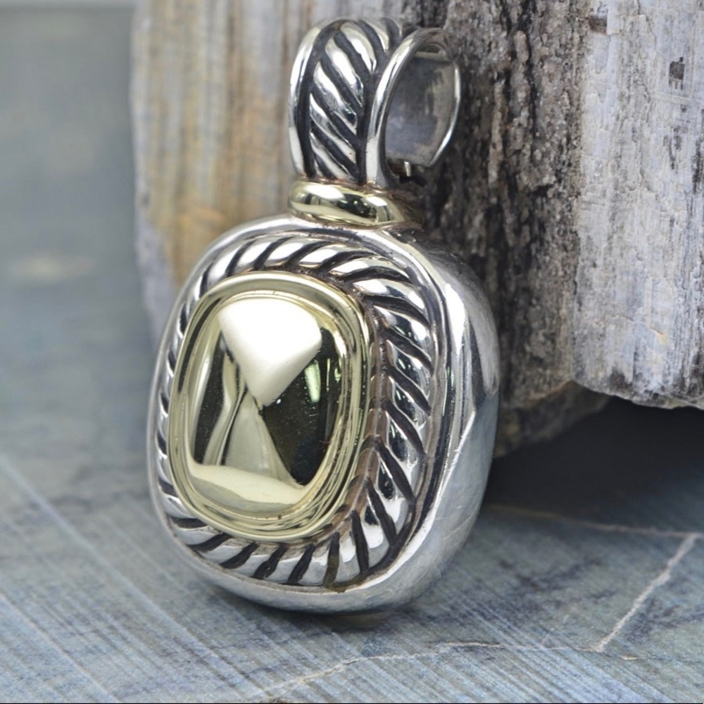 Beautiful David Yurman Gold Albion Lady's Enhancer Pendant With Chain